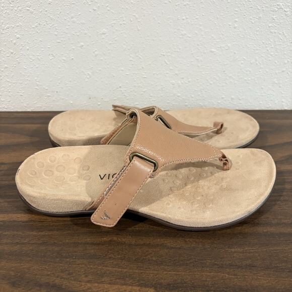 Vionic Wanda Sandals Womens Size 8.5 Wide Nude Tan Slip On Comfort Thong Shoes - Picture 2 of 14